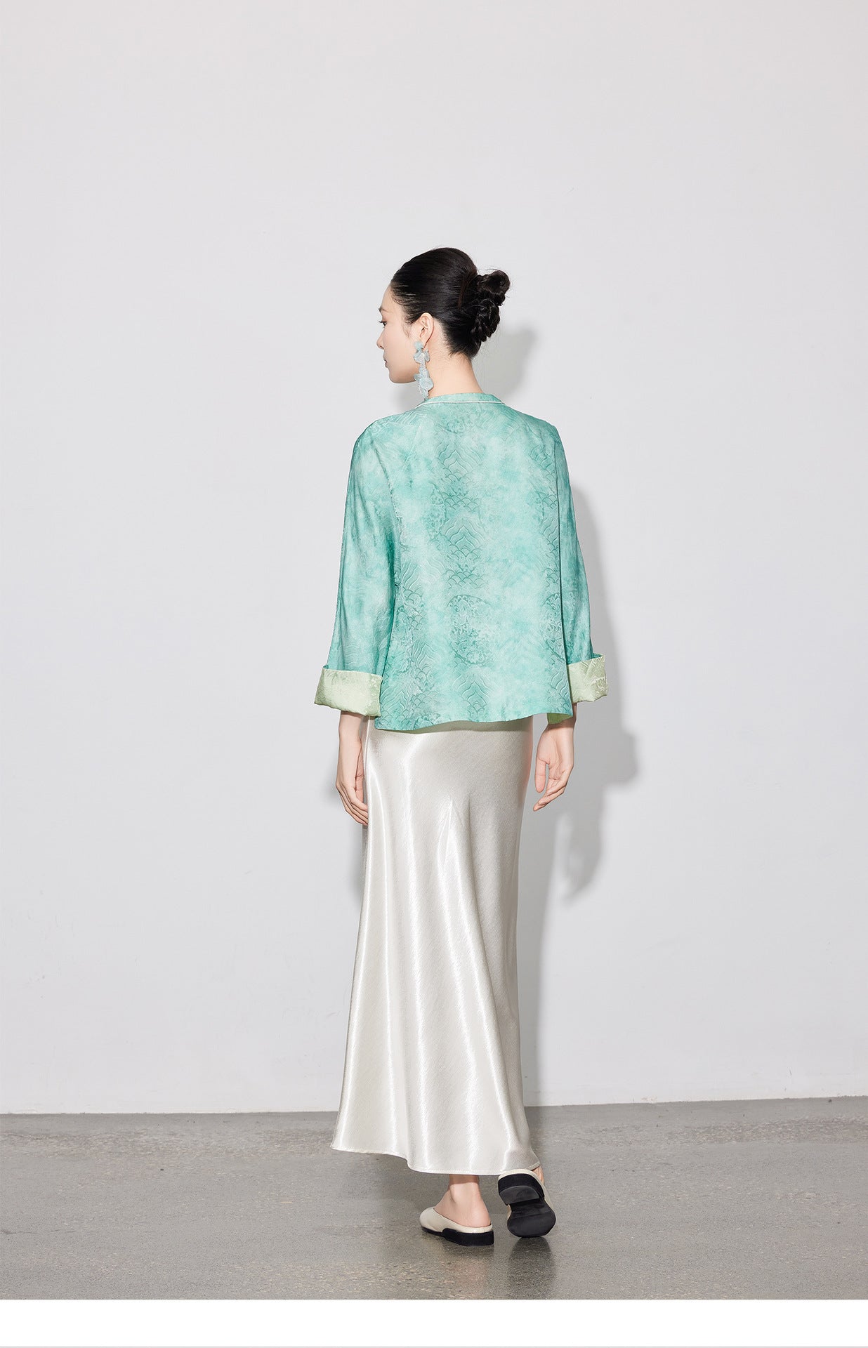 Chic High-End Diagonal Cut Satin Mermaid Skirt