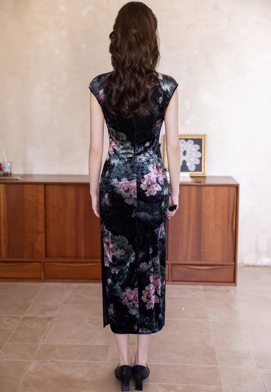Ink Lotus Velvet Cheongsam – 2025 Elegant Autumn Sleeveless Dress