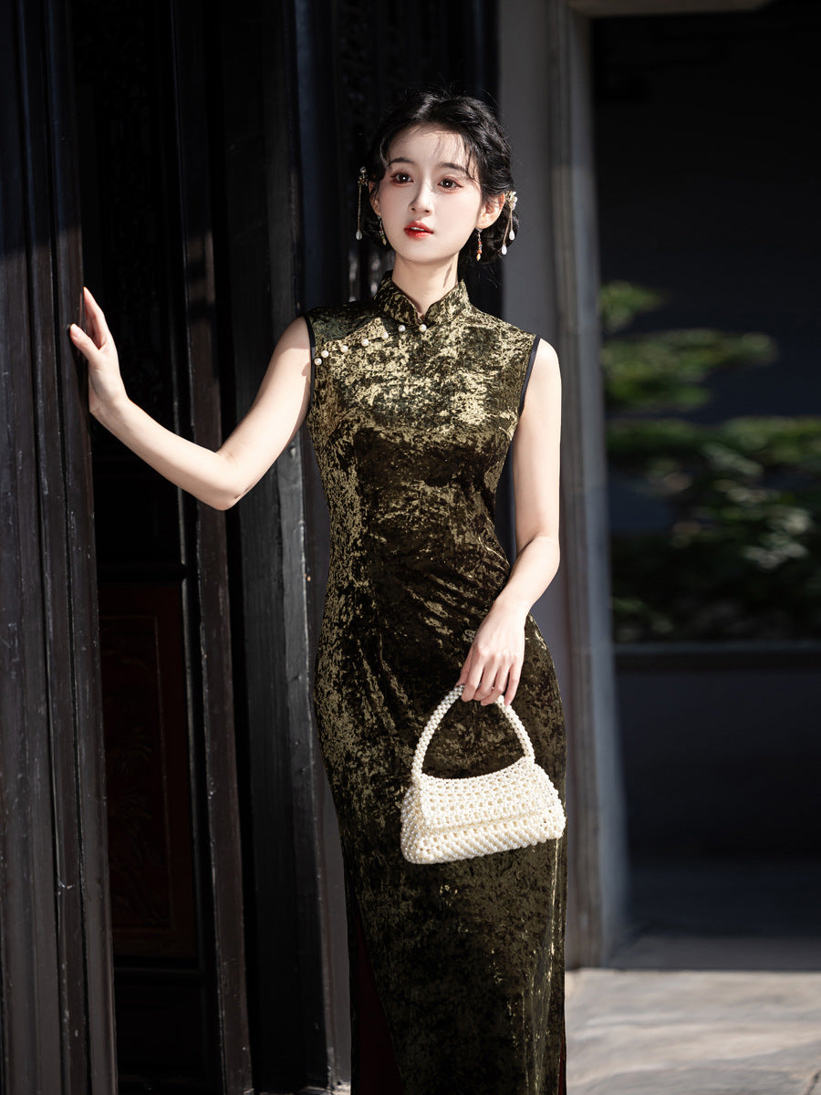 New Chinese Style Black Velvet Cheongsam – Slim Fit Dress