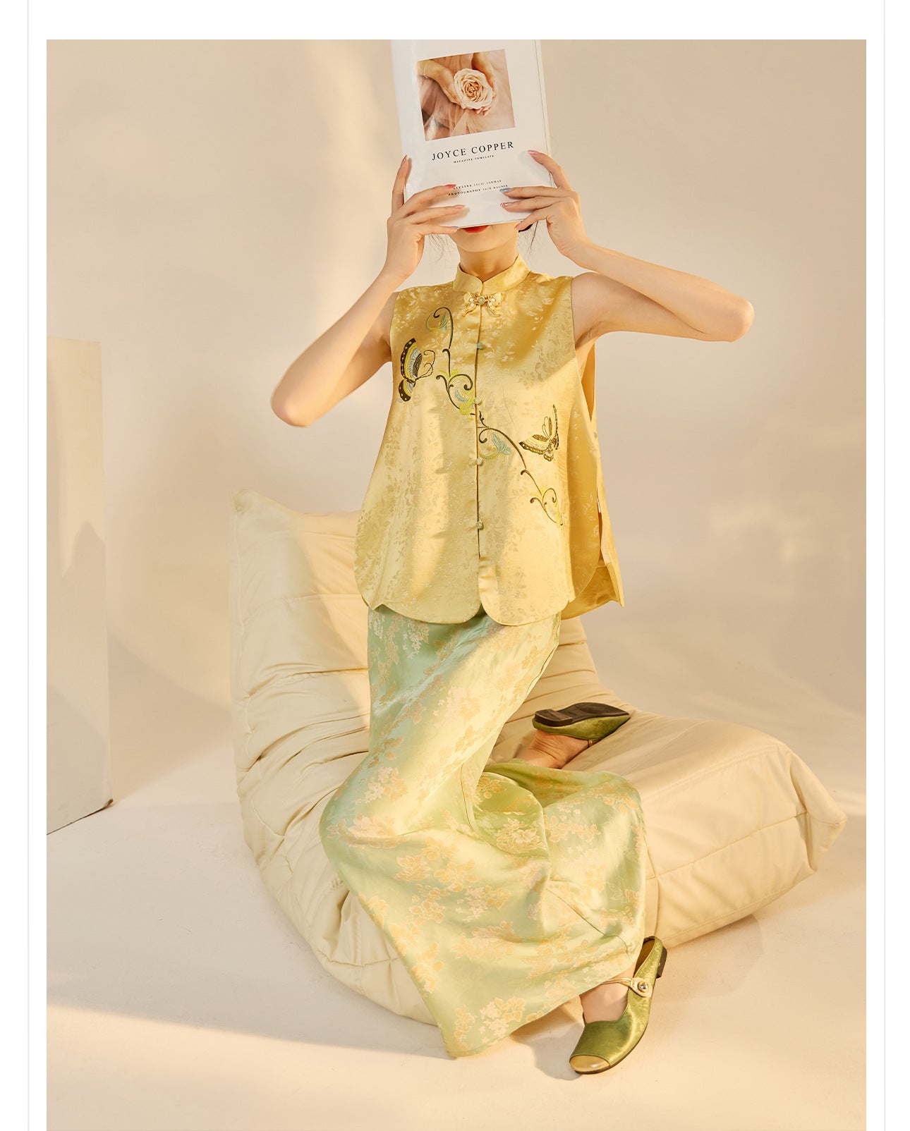 High-End Embroidery Stand Collar Vest & Jacquard Mermaid Skirt