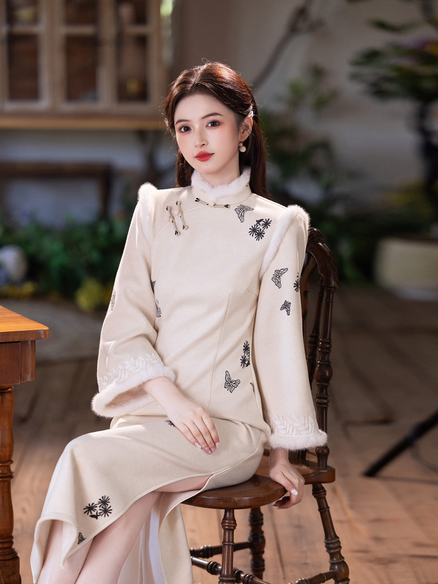 White Fleece-Lined Winter Qipao | Thickened Long-Sleeve Retro Dress 2025