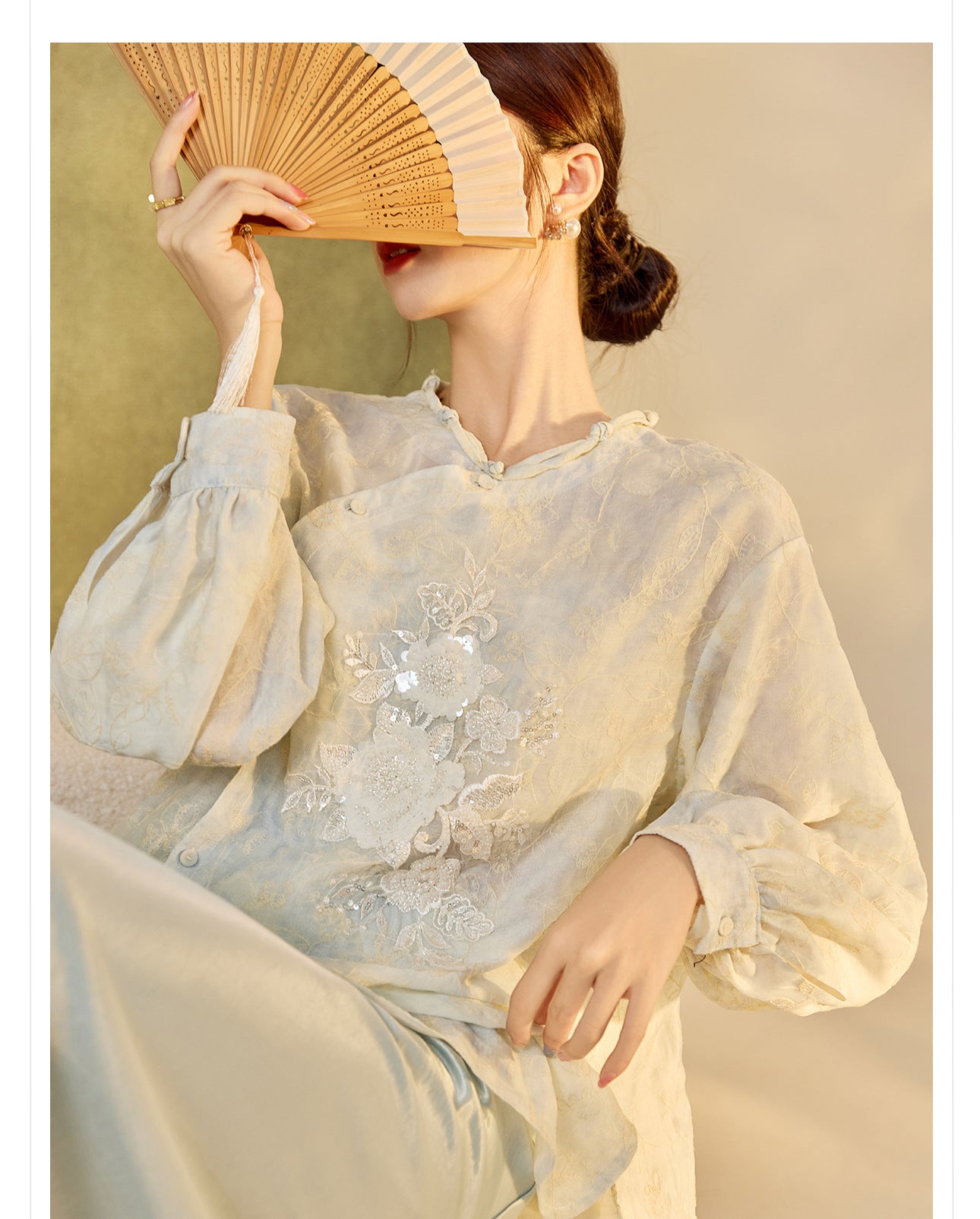 Early Autumn Retro Embroidered Top | New Chinese Style Artistic Shirt