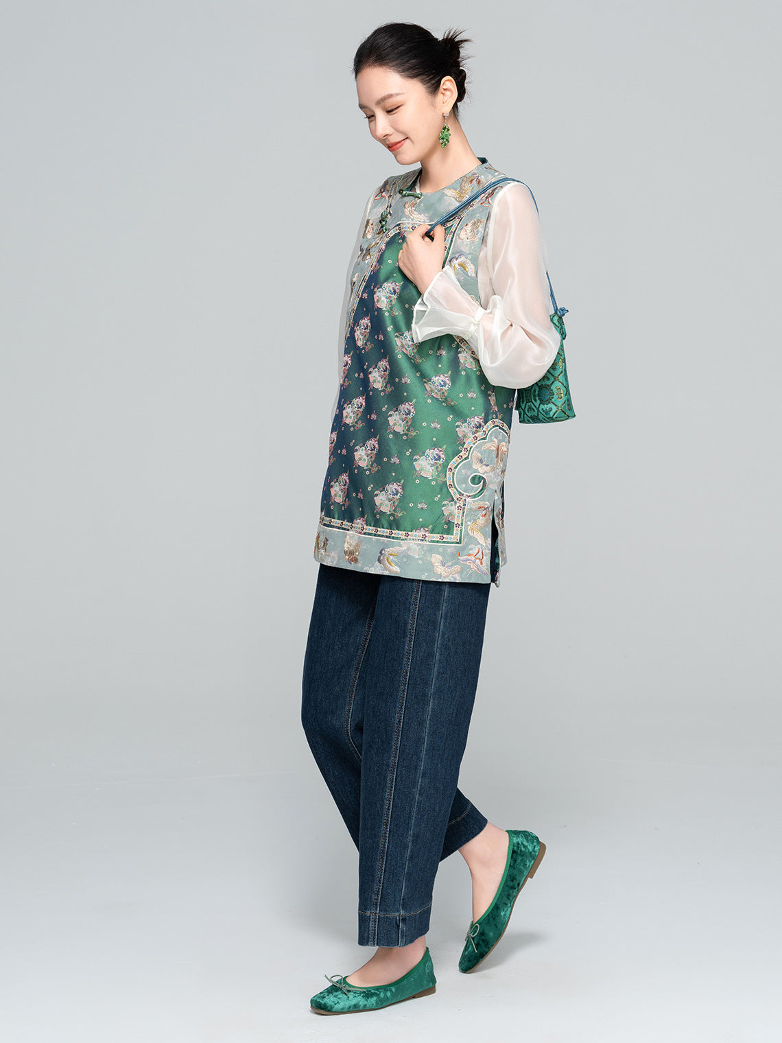 Elegant Petite Straight-Leg Jeans, High-Waist Design