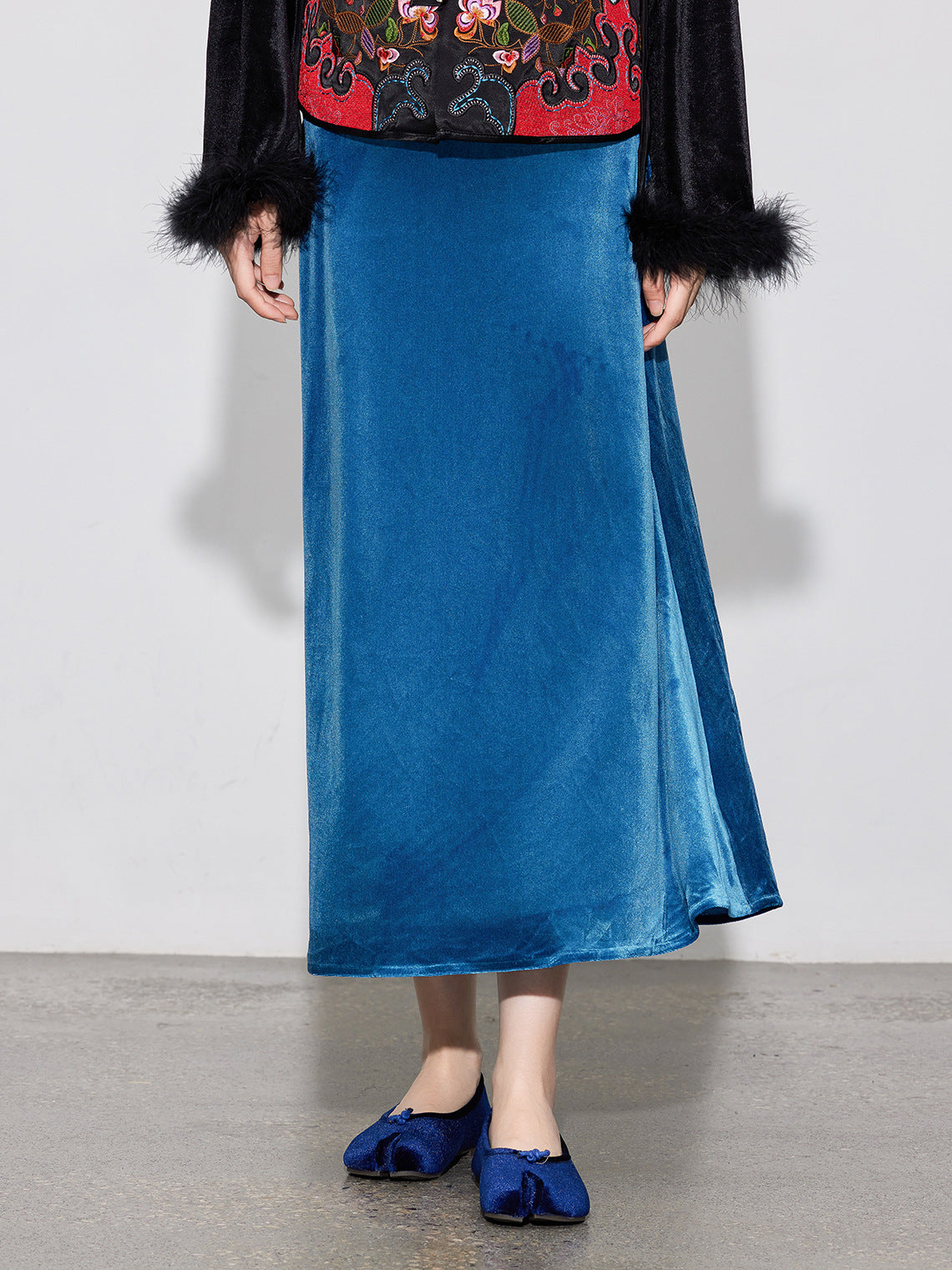 Autumn Velvet Midi Skirt for Women, Elegant Slimming Design