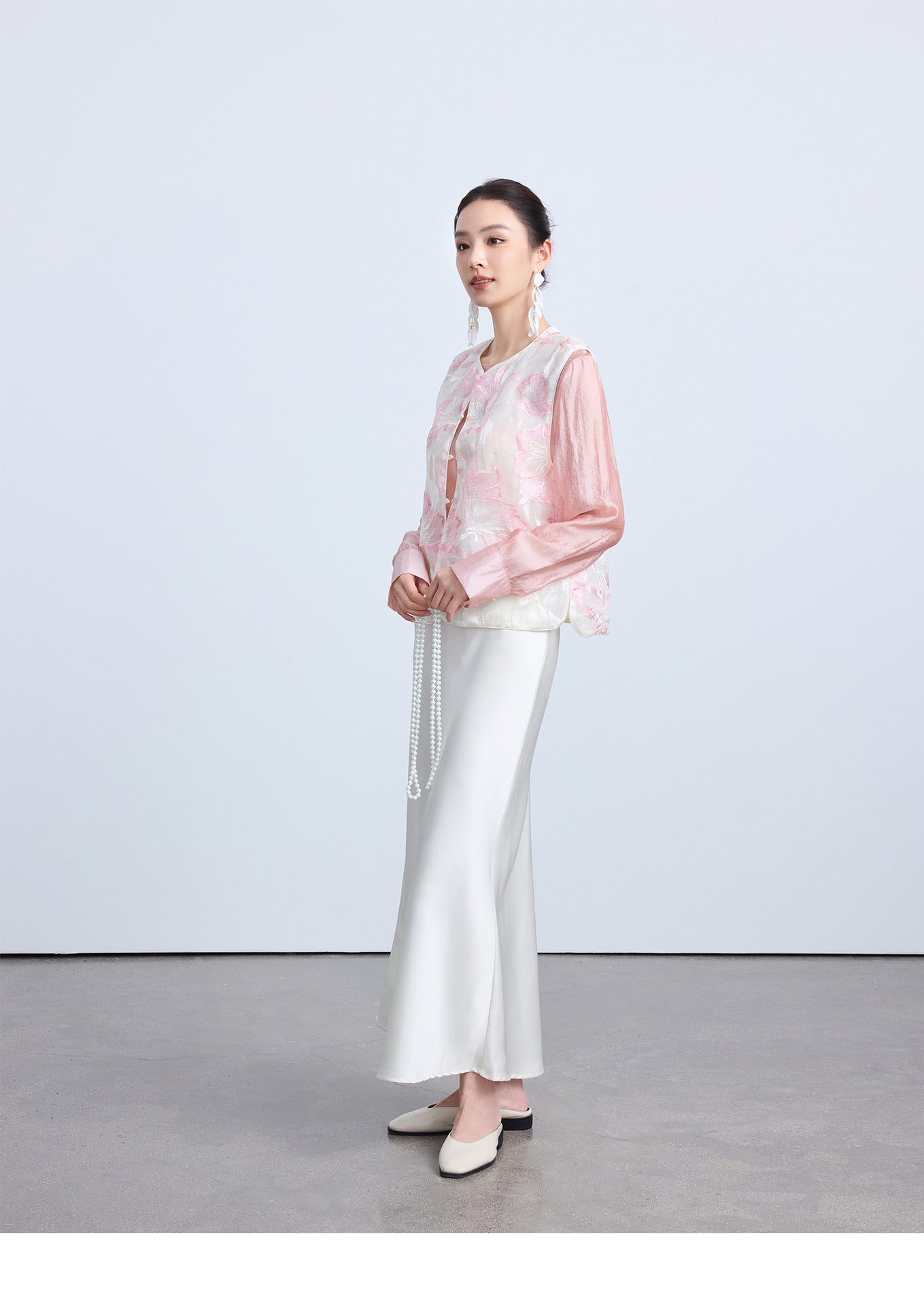 High-End Elegant Embroidered Women's Vest Top