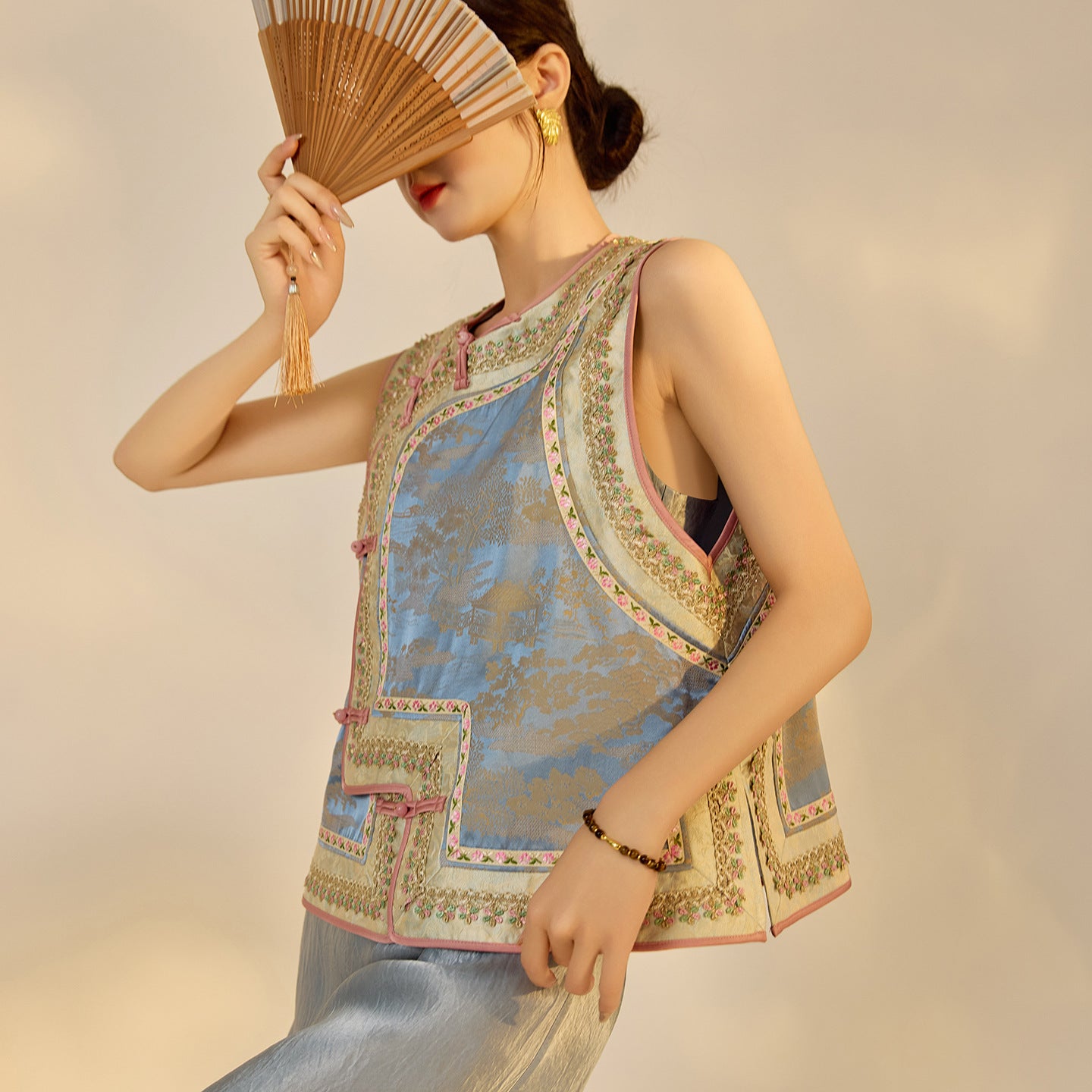 New Chinese Style Heavy Embroidery Rayon Vest for Women