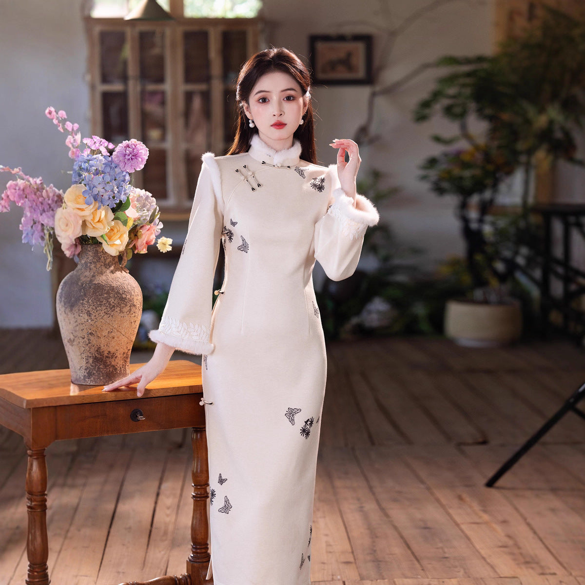 White Fleece-Lined Winter Qipao | Thickened Long-Sleeve Retro Dress 2025