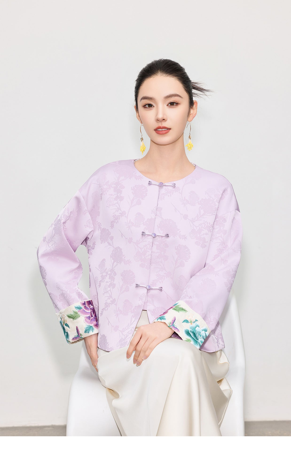 Spring Retro Embroidered Loose Slimming Jacket for Women