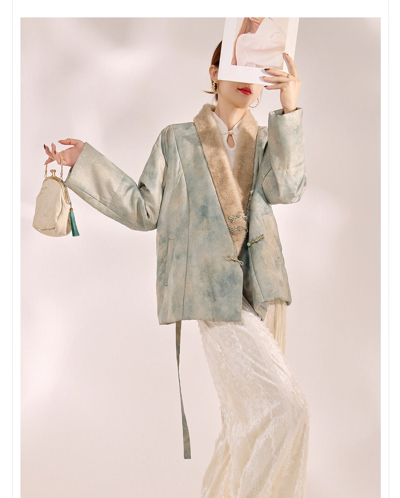 New Chinese Style Feather Collar Embroidered Cotton Jacket for Women