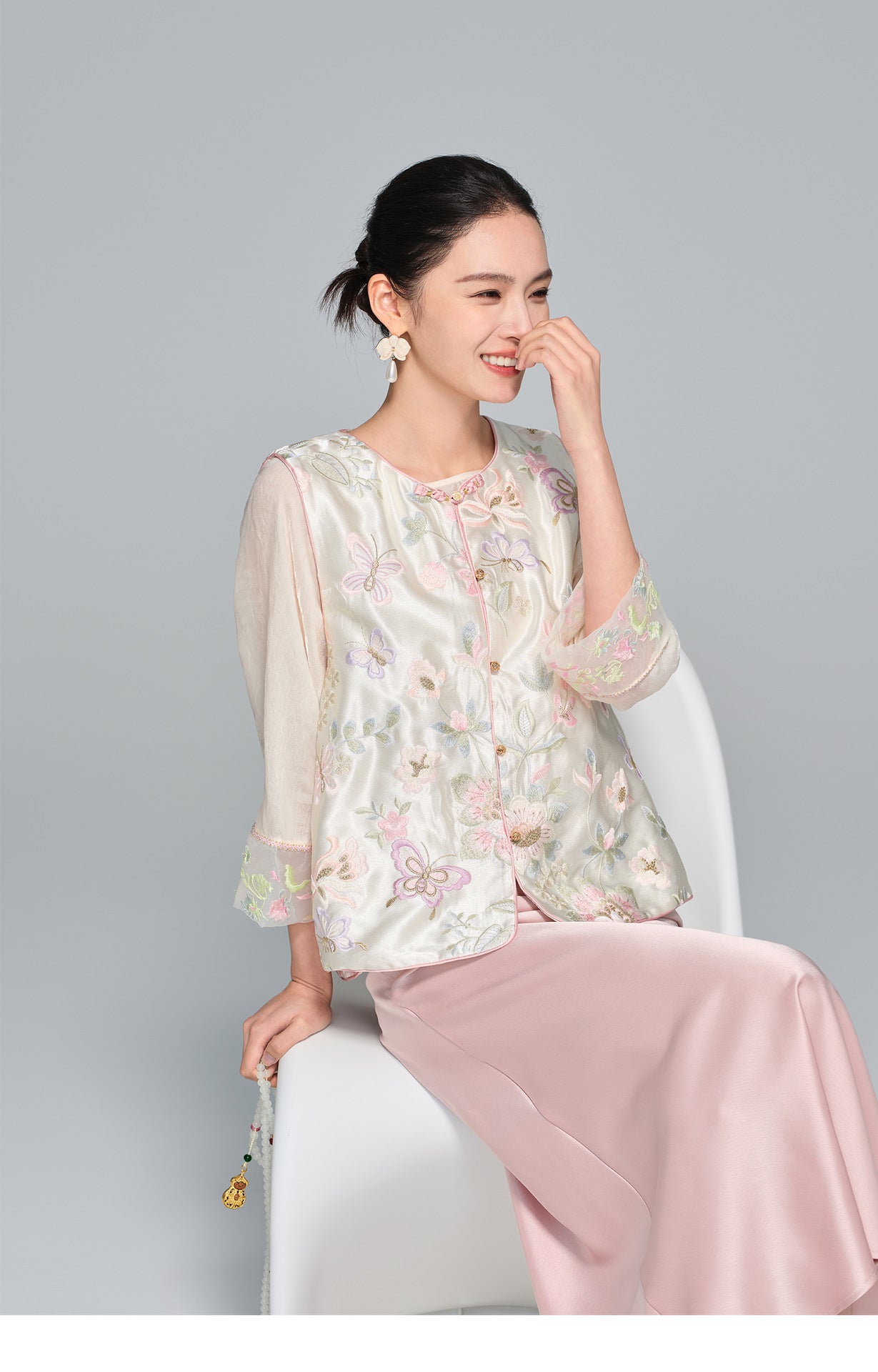 Stylish Embroidered Outerwear Vest