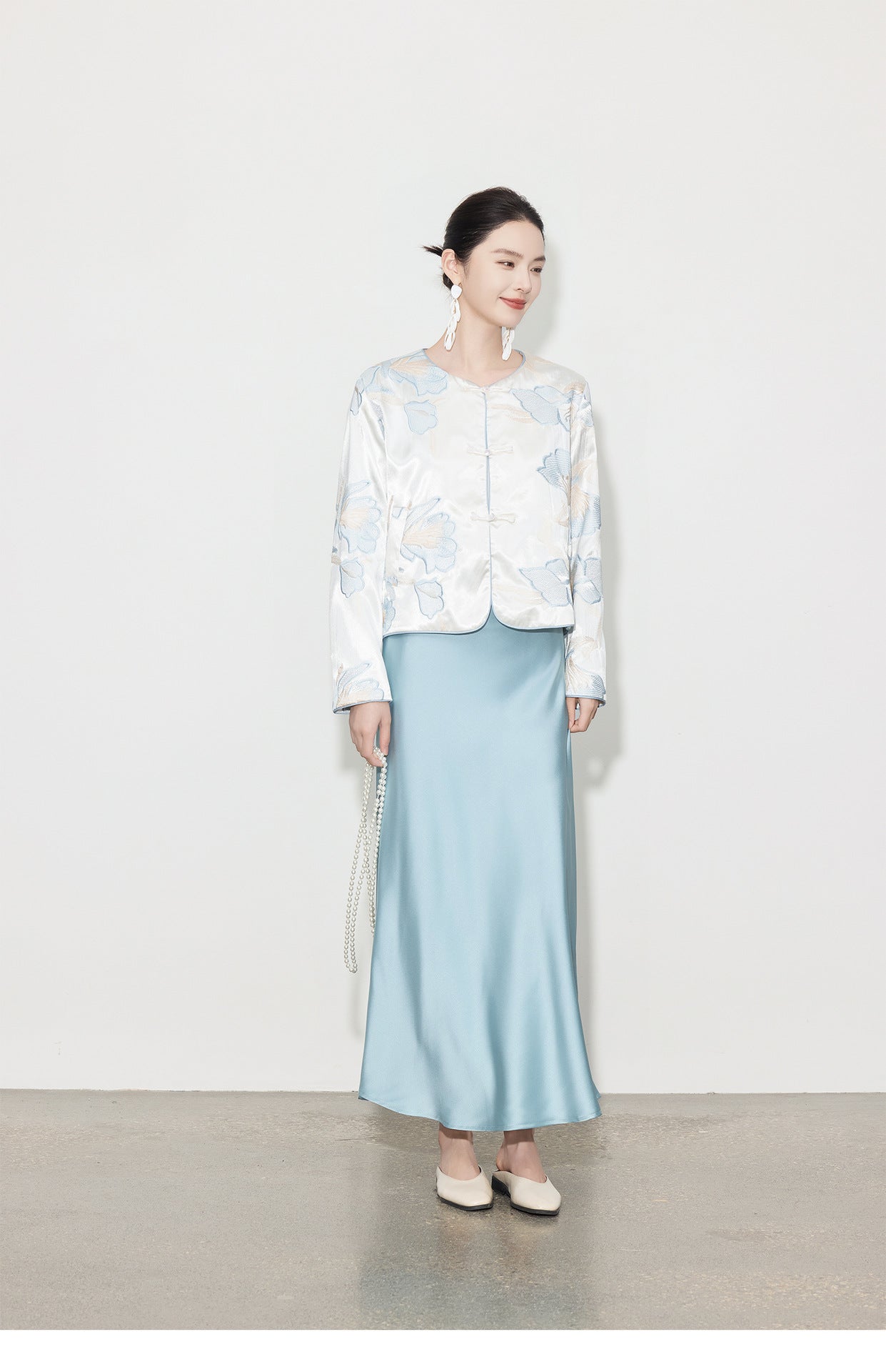 High-End Sophisticated Chinese Style Cardigan for Women