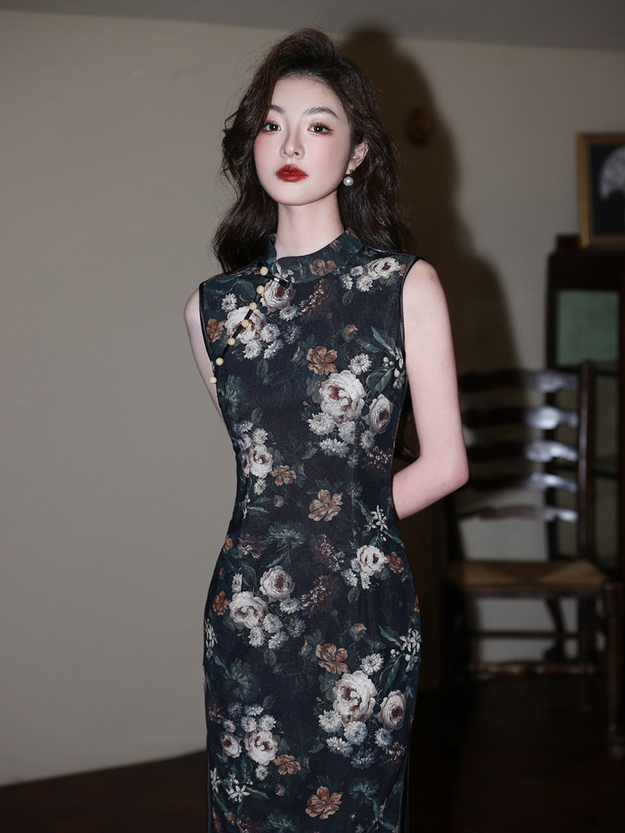 Youthful Sleeveless Cheongsam – 2025 Printed Chinese Dress