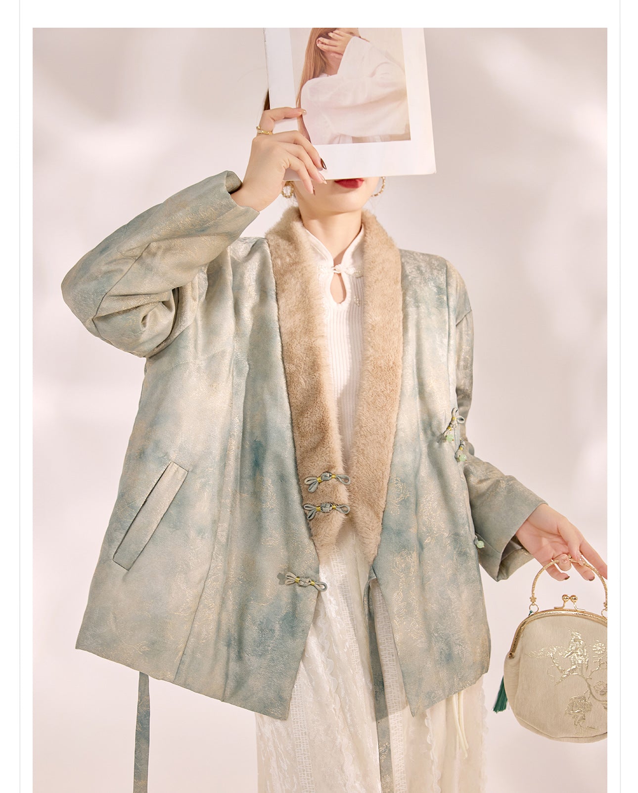 New Chinese Style Feather Collar Embroidered Cotton Jacket for Women