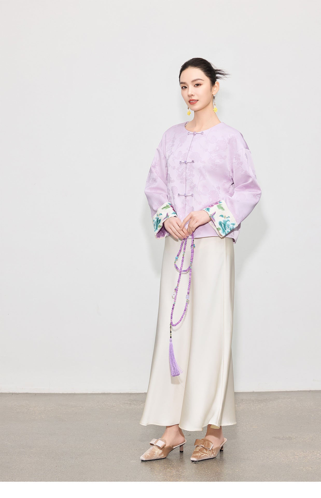 Spring Retro Embroidered Loose Slimming Jacket for Women