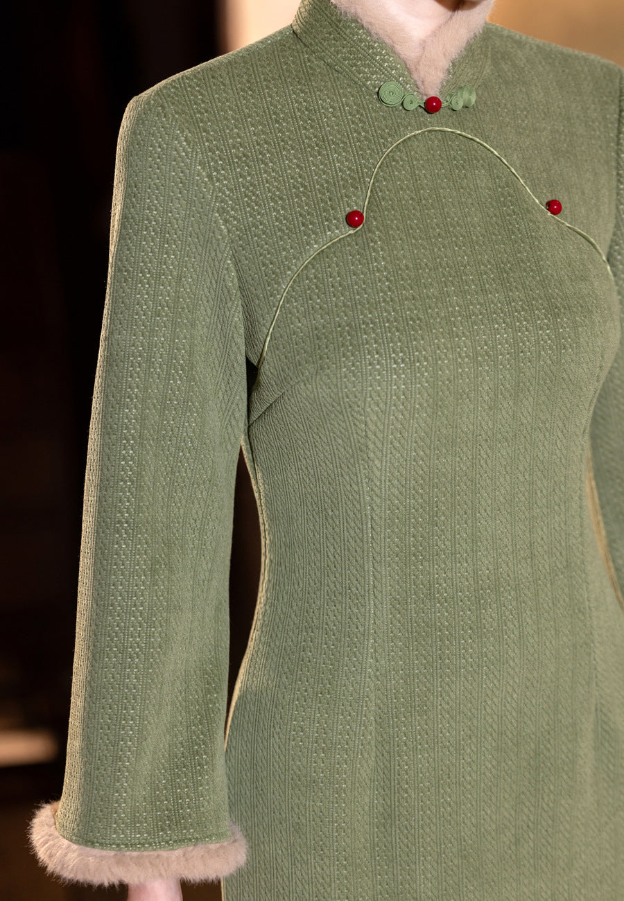2025 Improved Green Cheongsam – Elegant Warm National Style