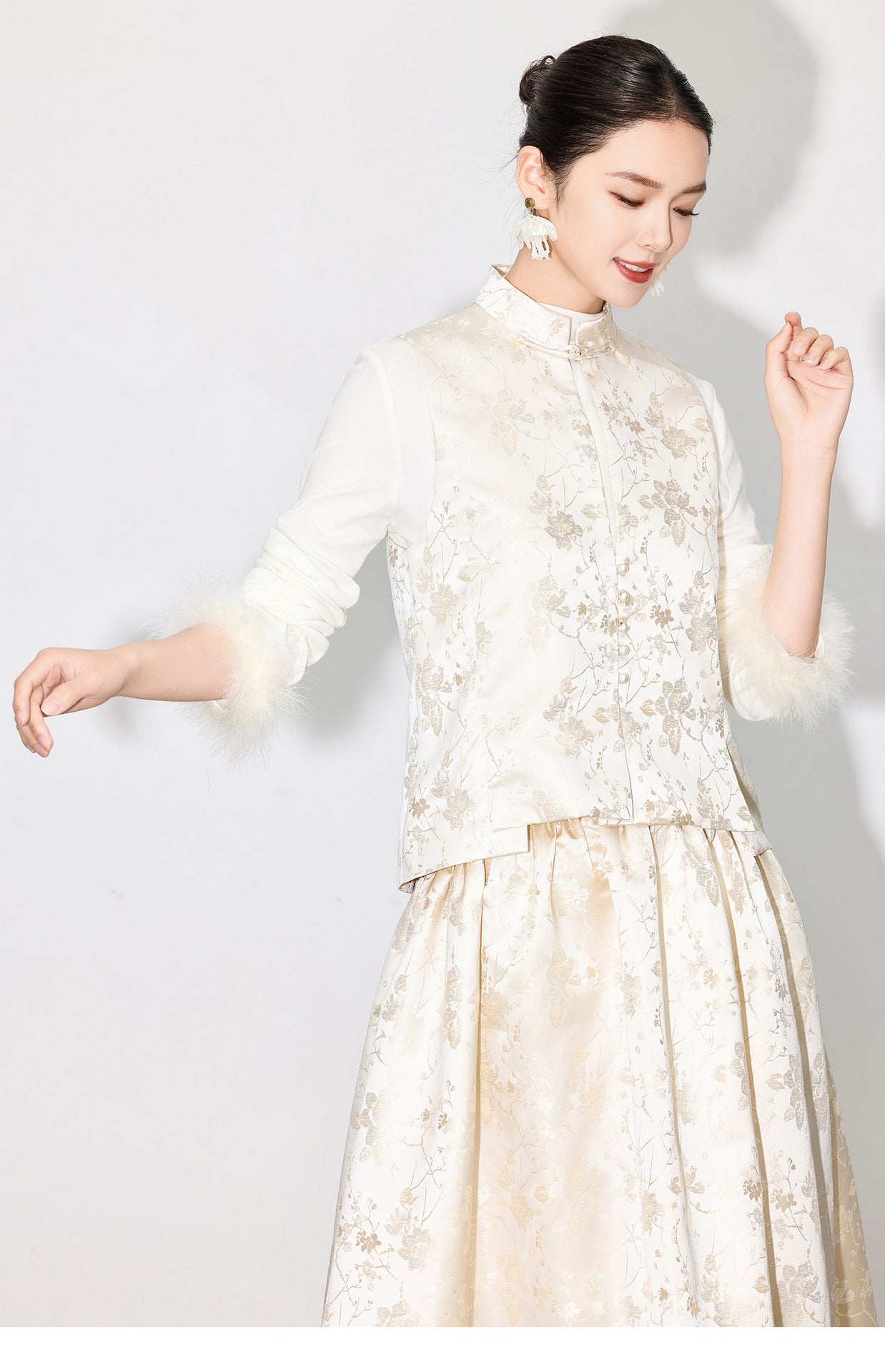 Elegant Jacquard Sleeveless Vest & A-Line Skirt Two-Piece Set