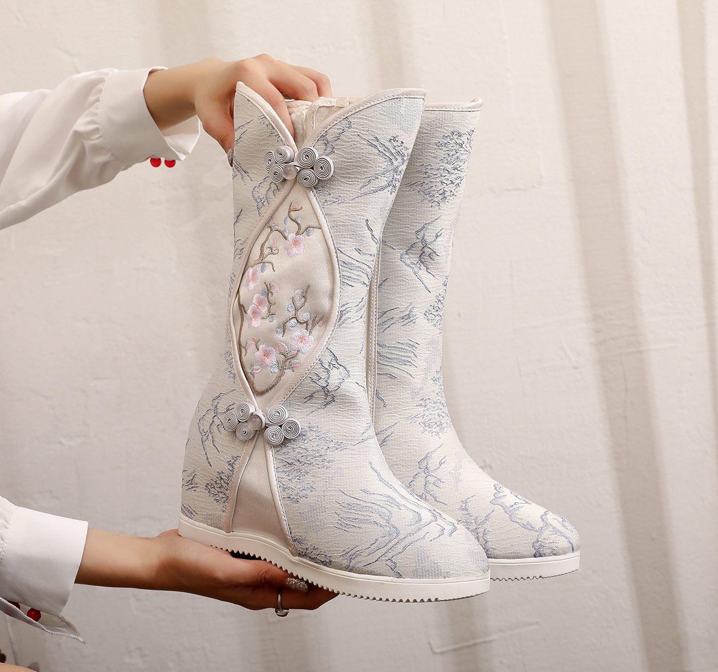 Women’s Hanfu Boots — Embroidered Ink Painting Autumn Height-Increasing Shoes