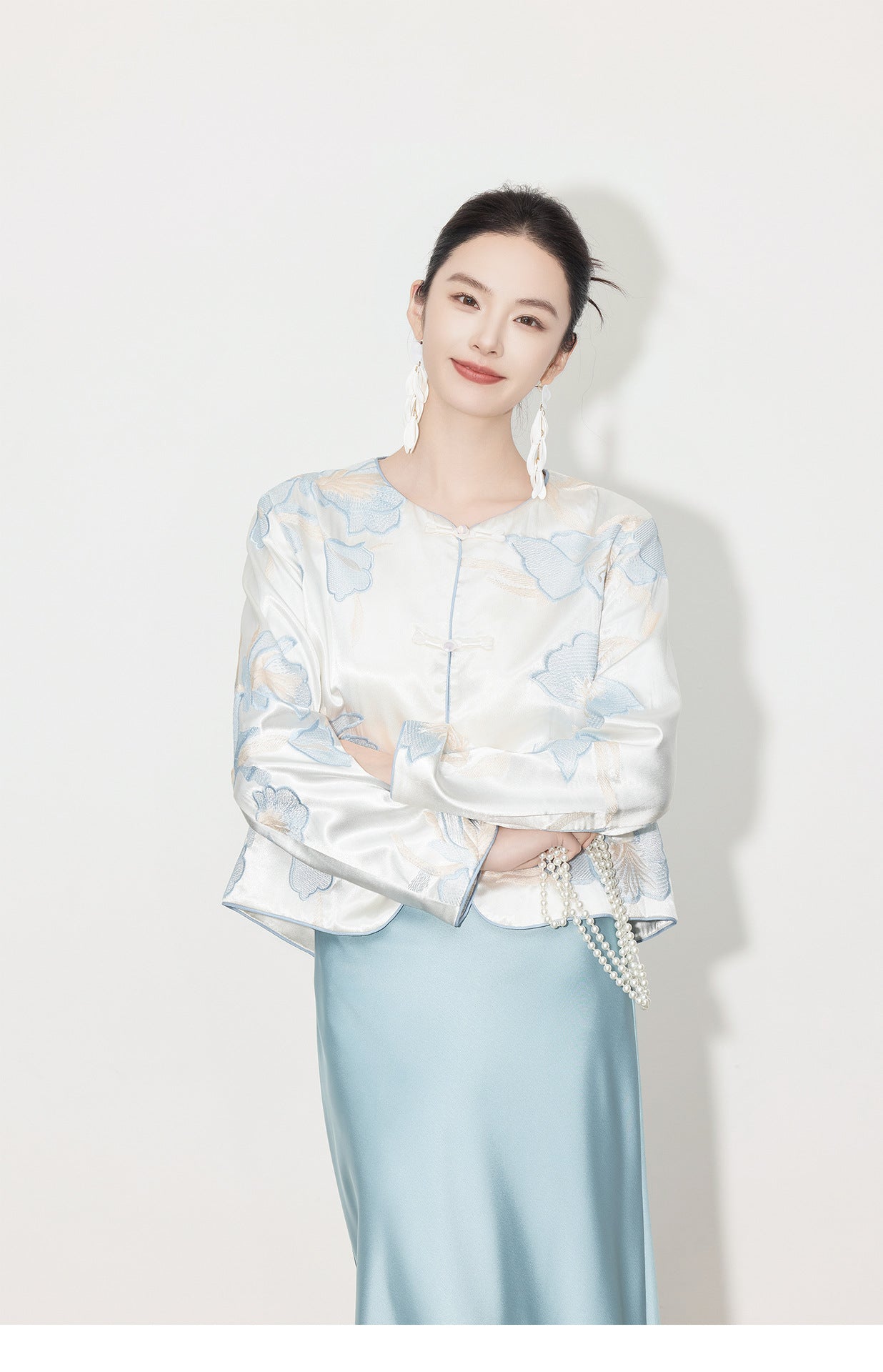 High-End Sophisticated Chinese Style Cardigan for Women