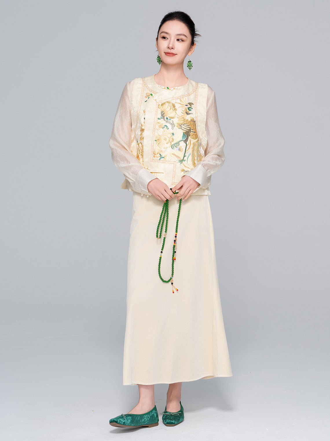 Mulberry Silk Embroidered Sleeveless Vest for Women