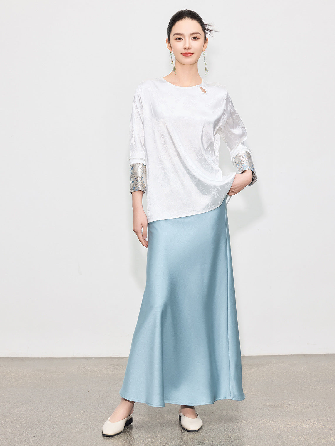 Elegant Spring Jacquard Hollow Shirt for Women