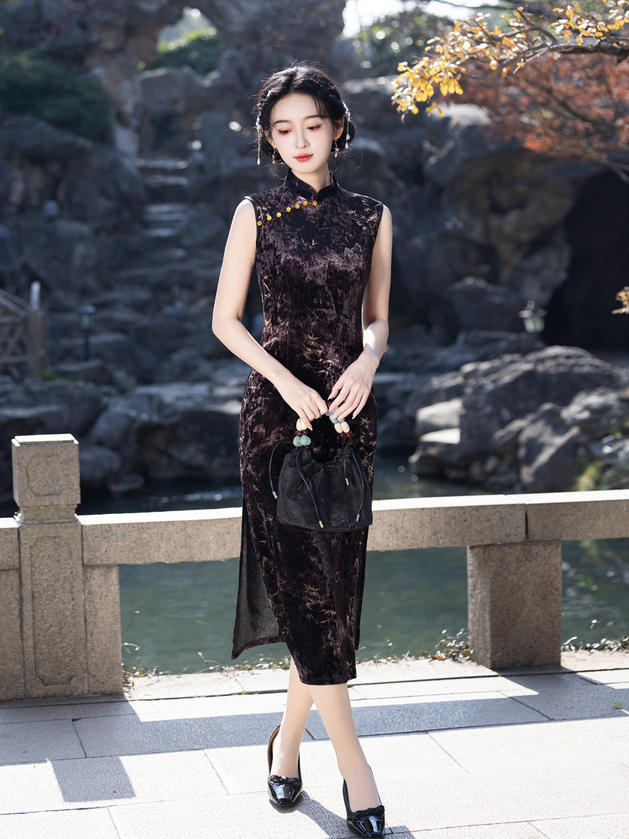 New Chinese Style Black Velvet Cheongsam – Slim Fit Dress