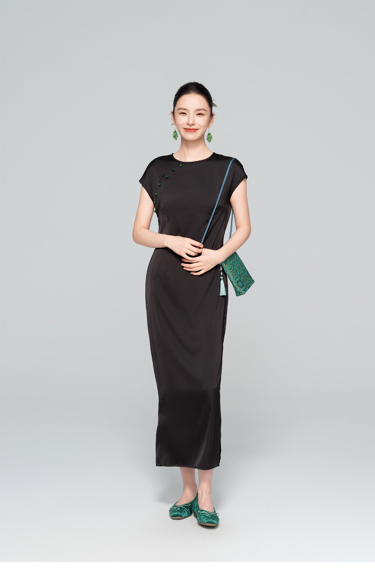 Artistic Improved Qipao – New Chinese Retro Side-Slit Dress