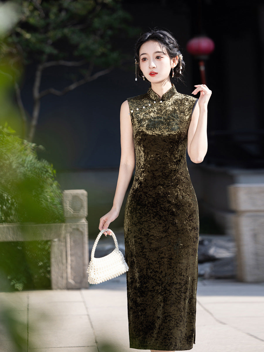 New Chinese Style Black Velvet Cheongsam – Slim Fit Dress
