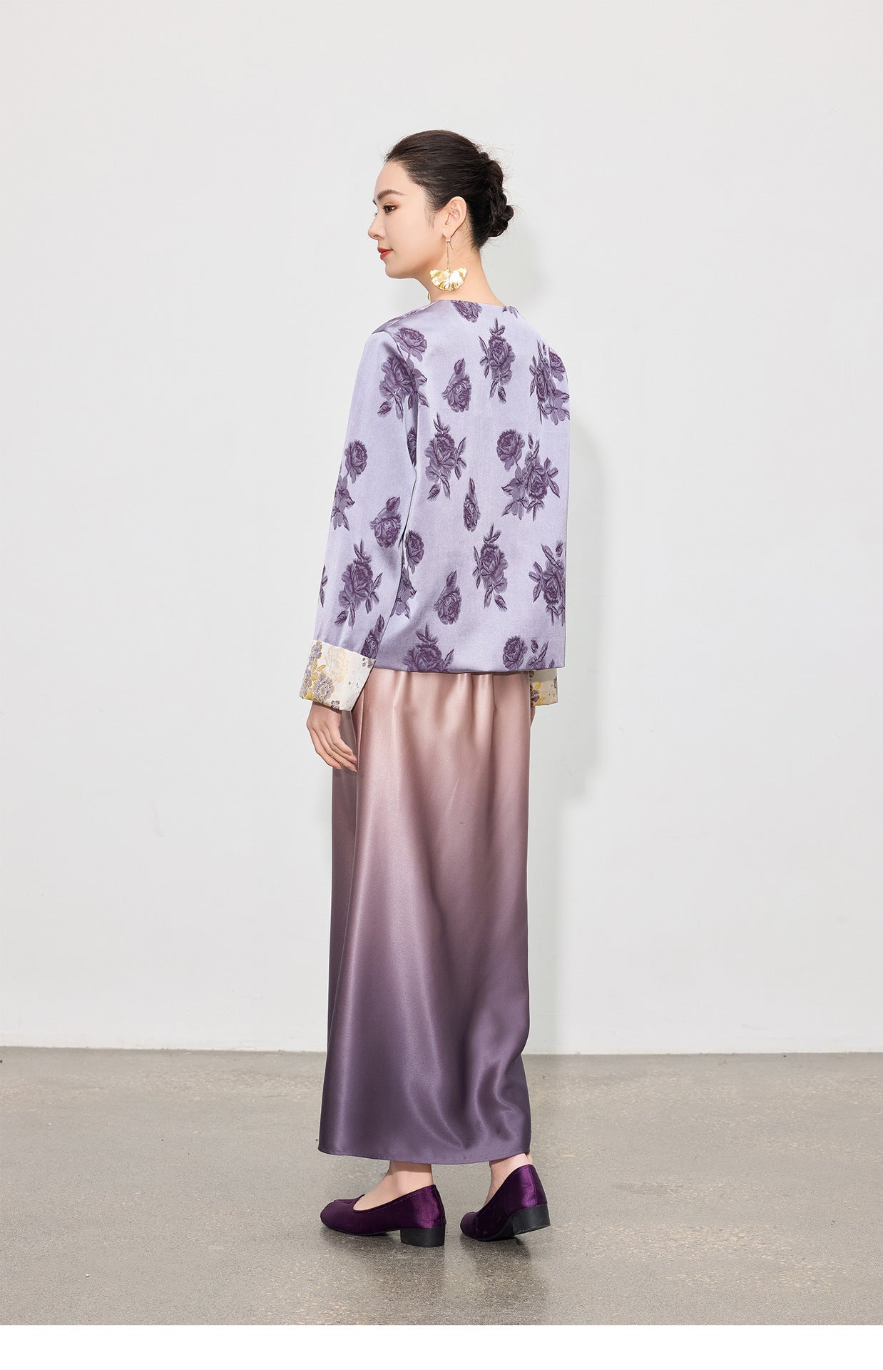 High-End Gradient Satin Mermaid Midi Skirt, Spring Design