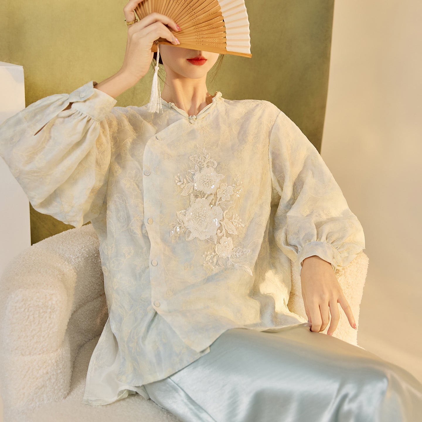 Early Autumn Retro Embroidered Top | New Chinese Style Artistic Shirt