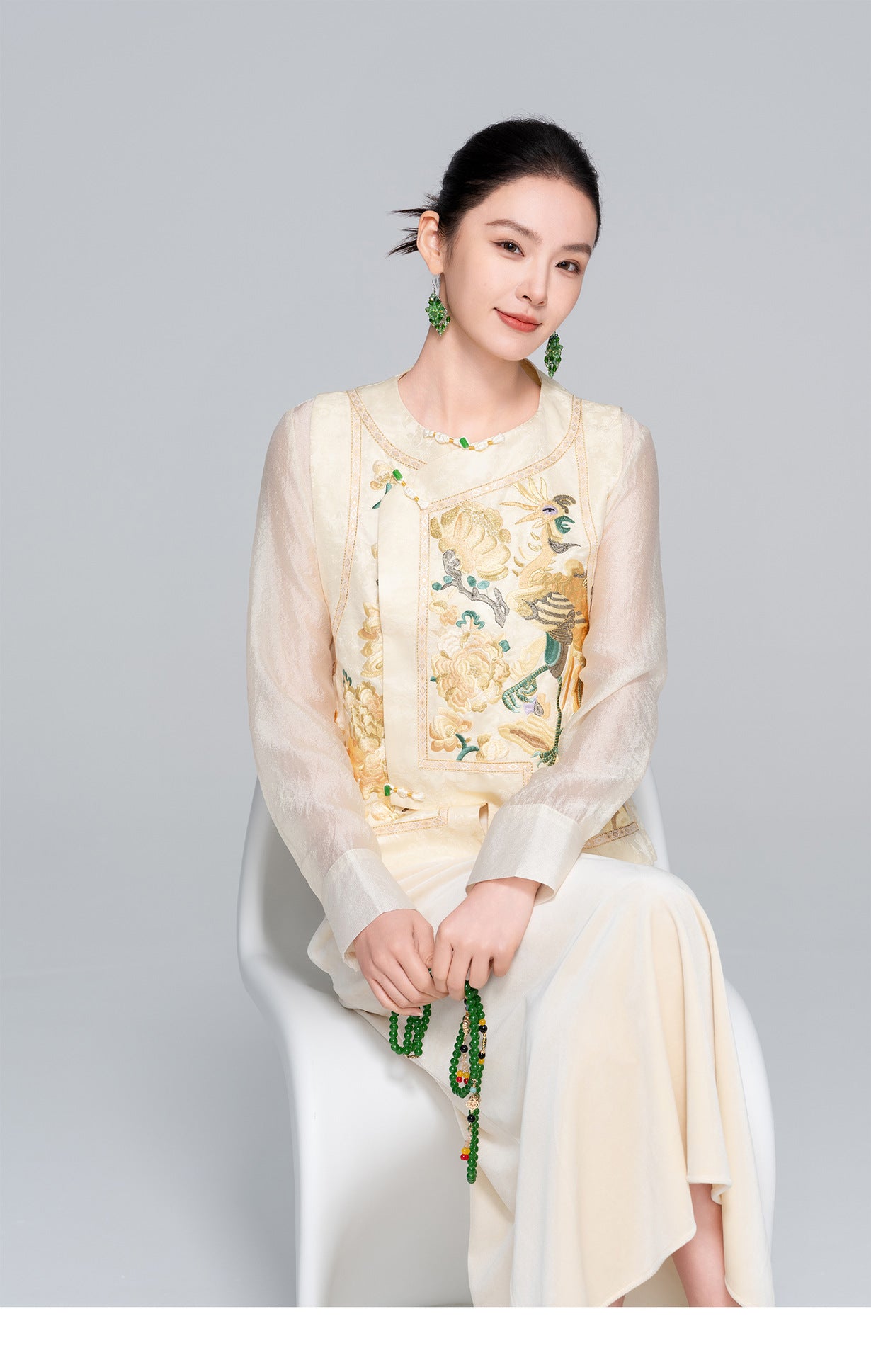 Mulberry Silk Embroidered Sleeveless Vest for Women