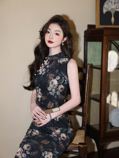 Youthful Sleeveless Cheongsam – 2025 Printed Chinese Dress