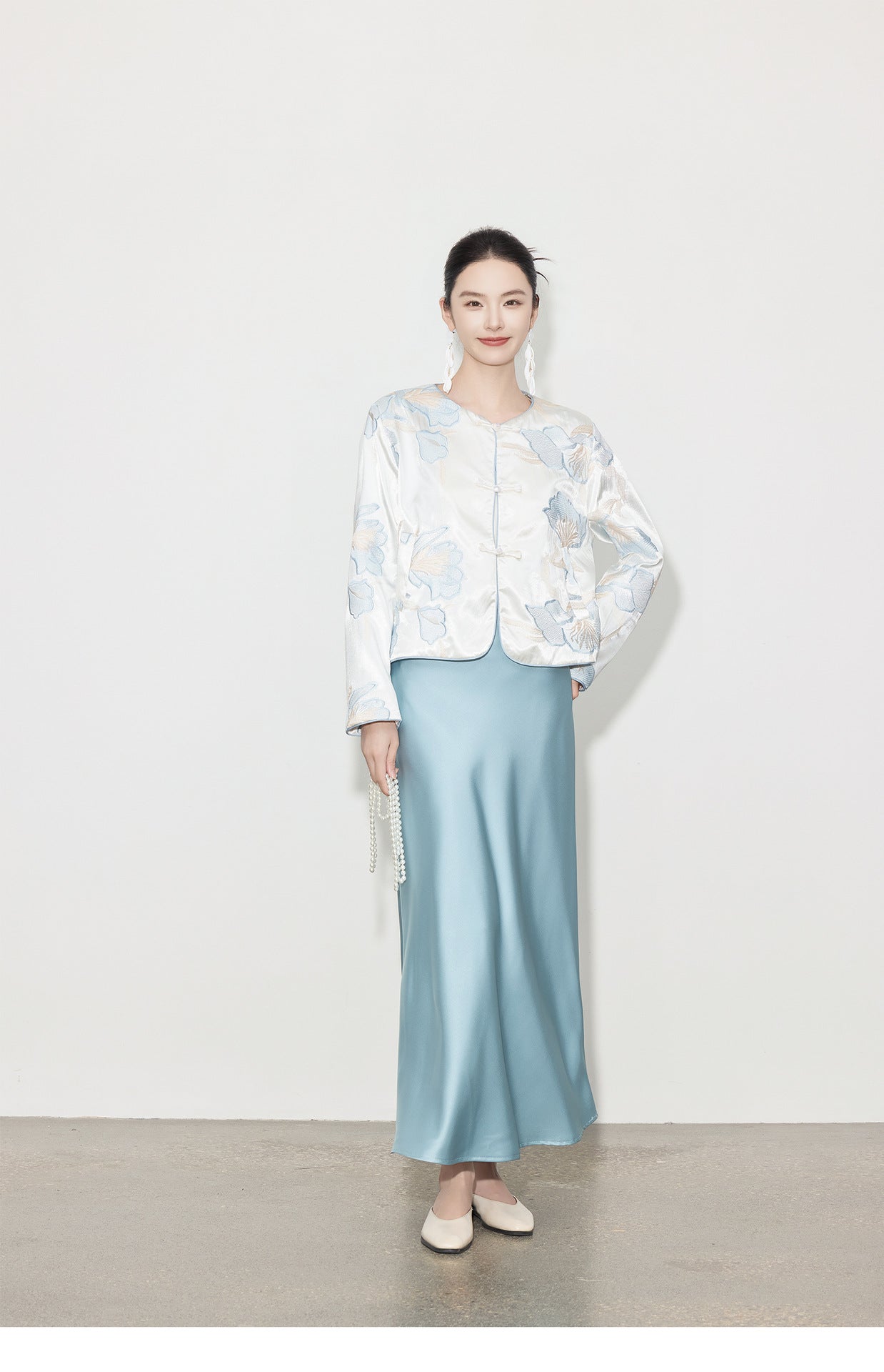 High-End Sophisticated Chinese Style Cardigan for Women