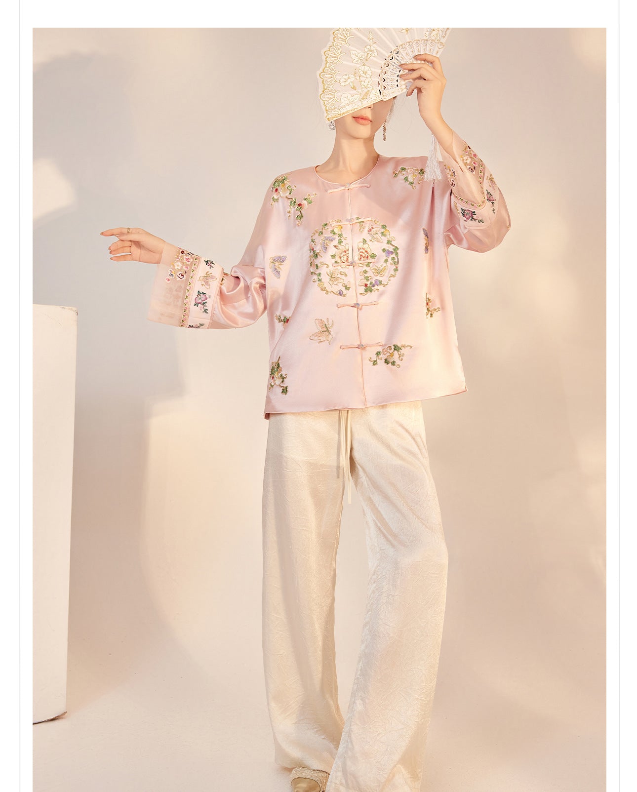 2026 Autumn New Chinese Style Printed Embroidered Acetate Coat for Women