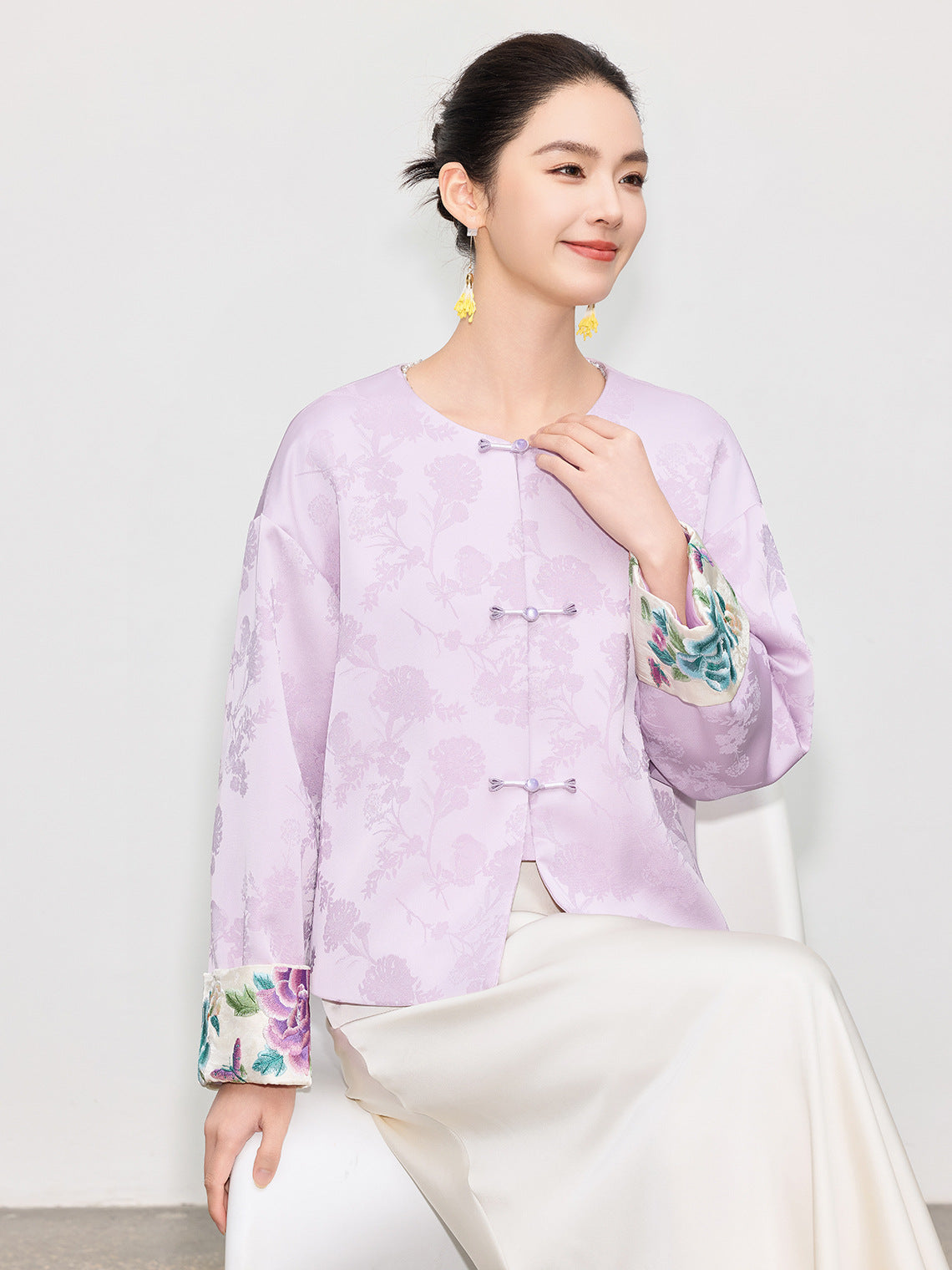 Spring Retro Embroidered Loose Slimming Jacket for Women