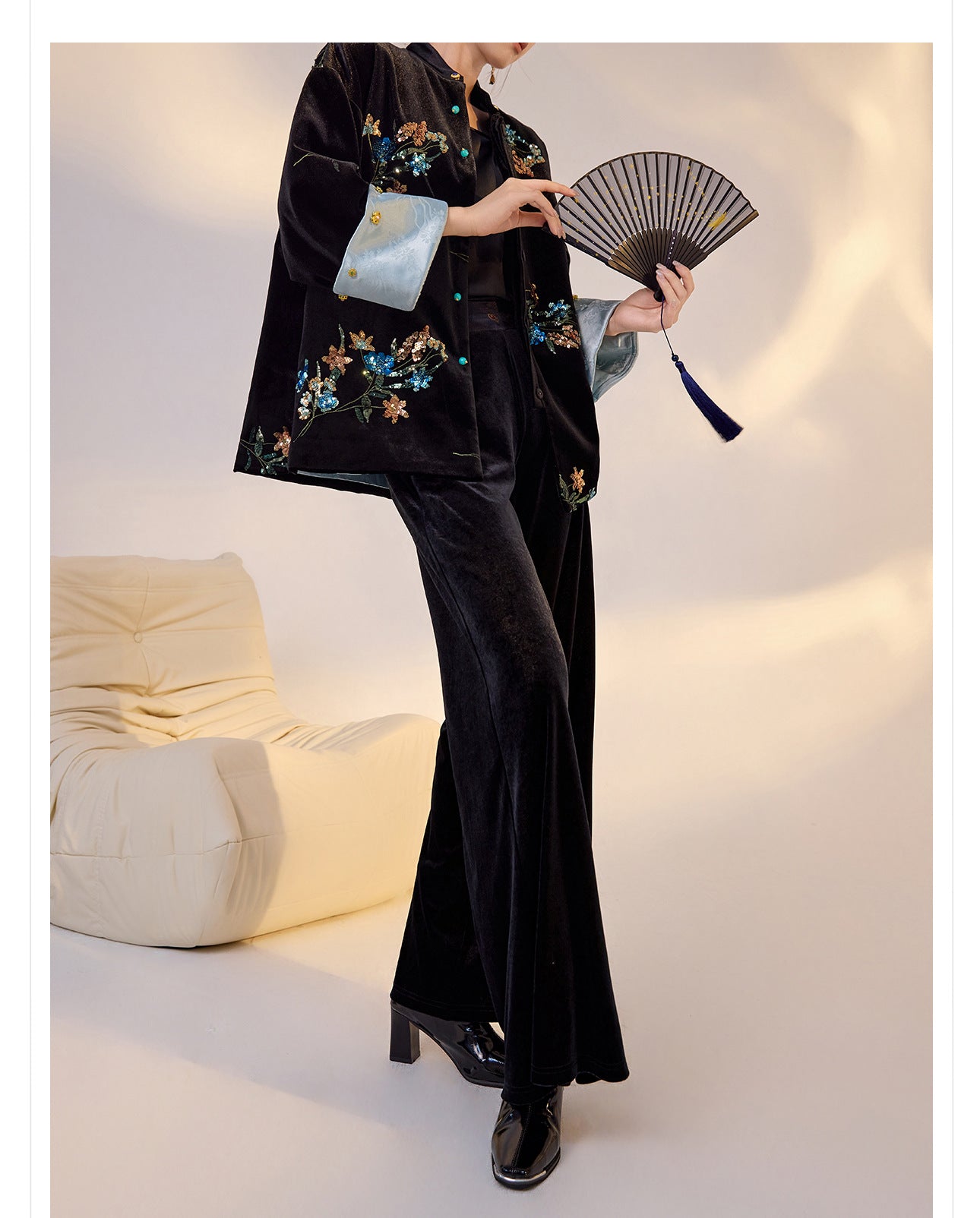 Elegant New Chinese Satin Floral Sequin Loose Black Top