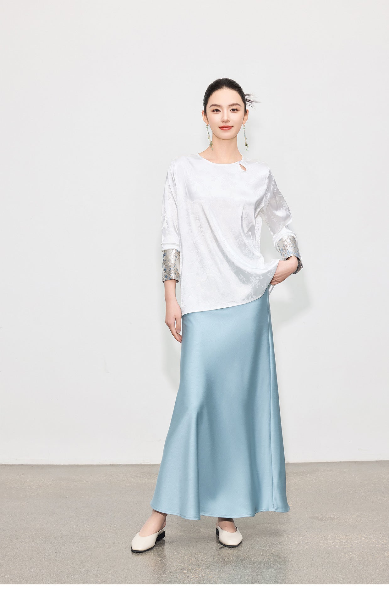 Elegant Spring Jacquard Hollow Shirt for Women