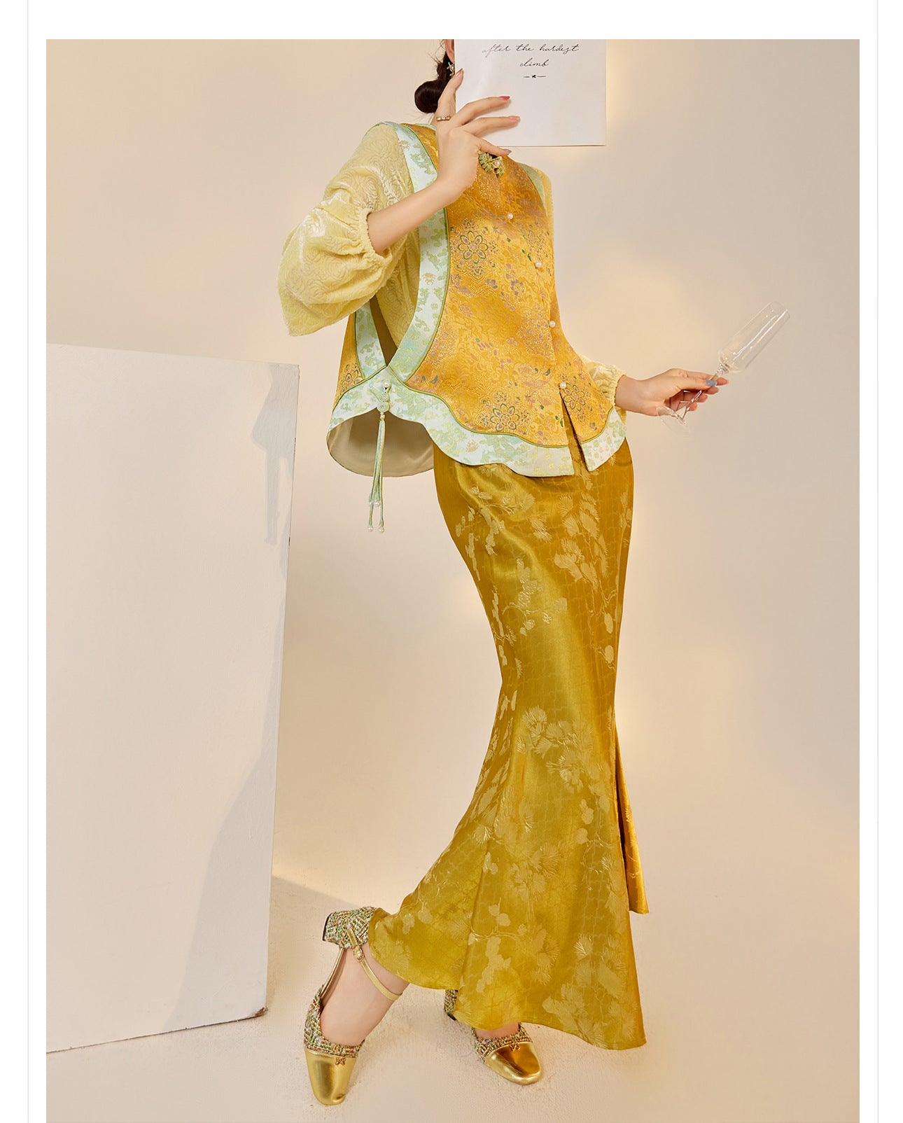 High-End Floral Embroidered Vest – Stylish Women's Top