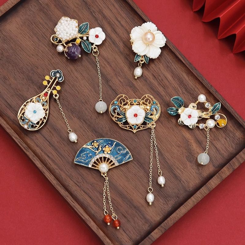 Chinese Style Brooch — Palace Elegant Pearl Tassel Pin for Cheongsam