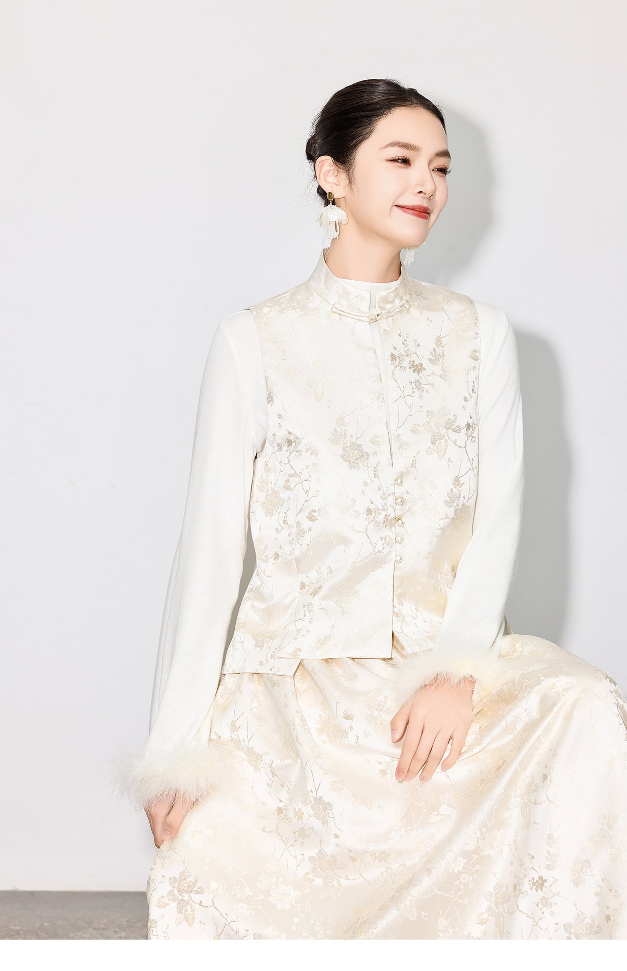 Elegant Jacquard Sleeveless Vest & A-Line Skirt Two-Piece Set