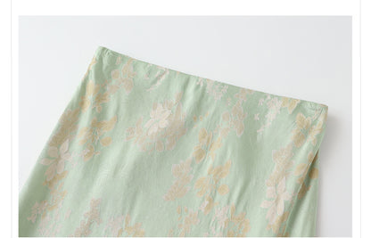 High-End Embroidery Stand Collar Vest & Jacquard Mermaid Skirt