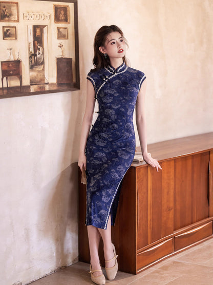 Retro Sleeveless Flocked Cheongsam – 2025 Autumn Long Dress