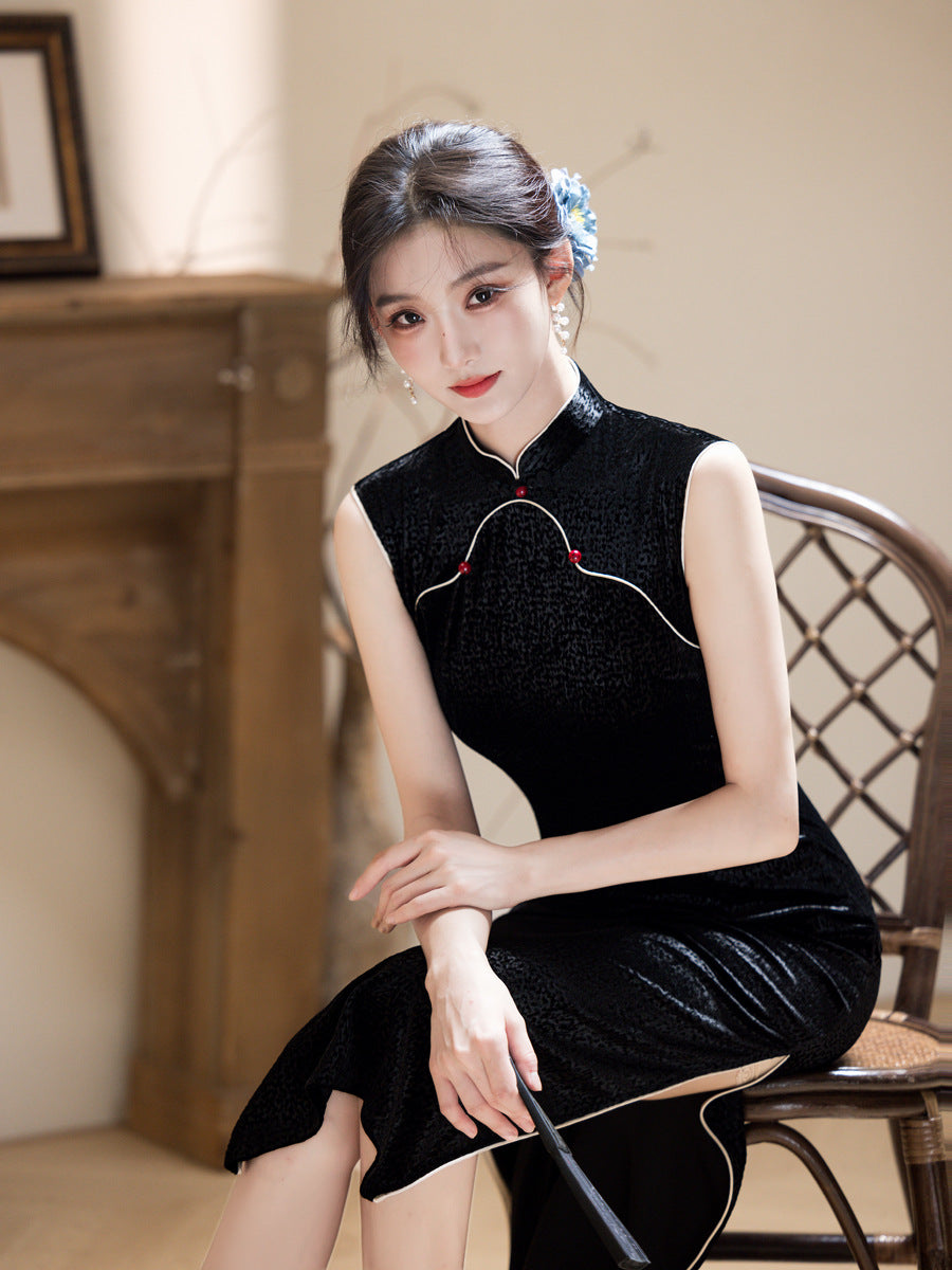 Retro Elegant Black Cheongsam – 2025 New Women's Dress