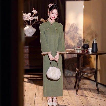 2025 Improved Green Cheongsam – Elegant Warm National Style