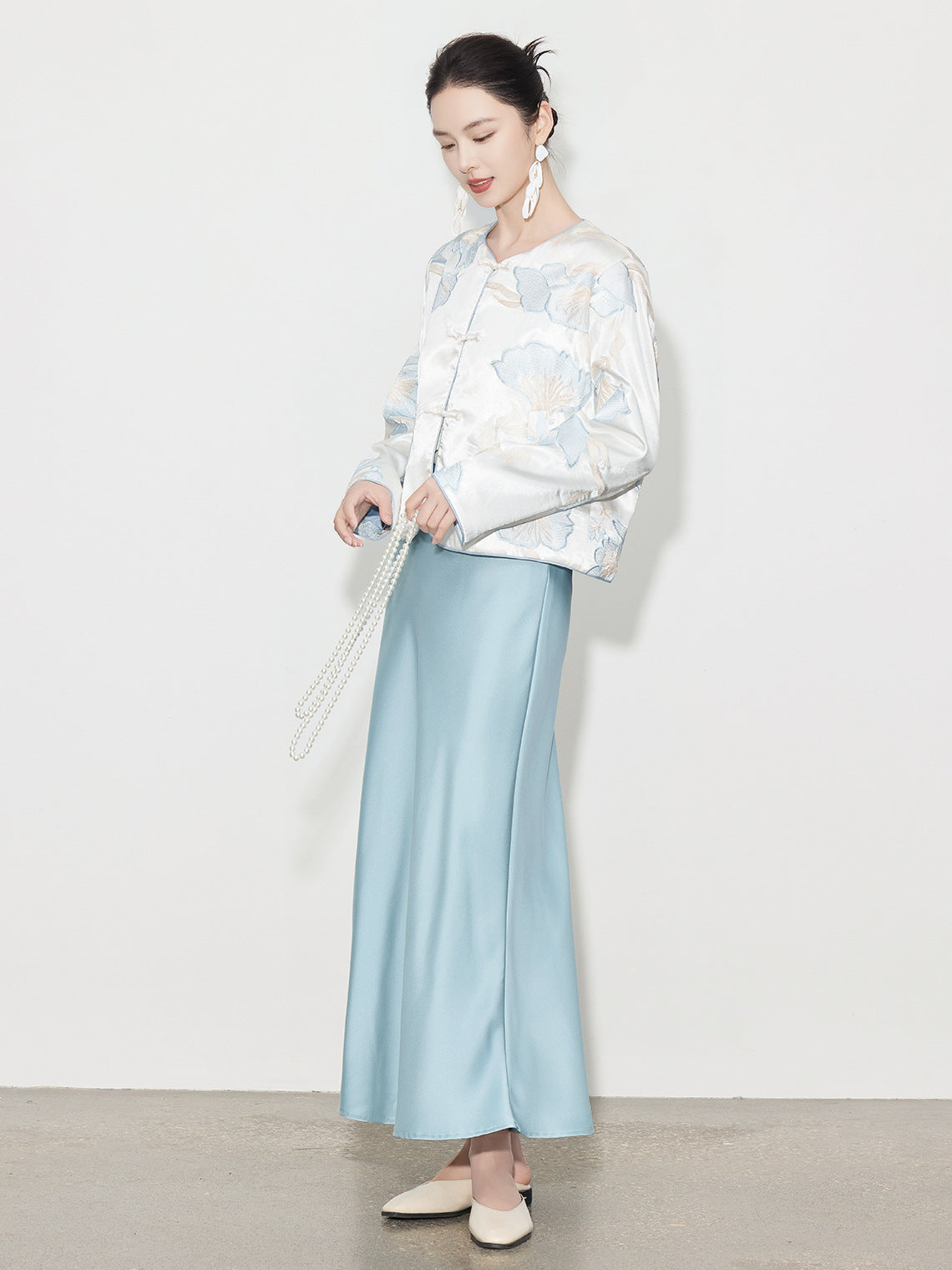 High-End Sophisticated Chinese Style Cardigan for Women