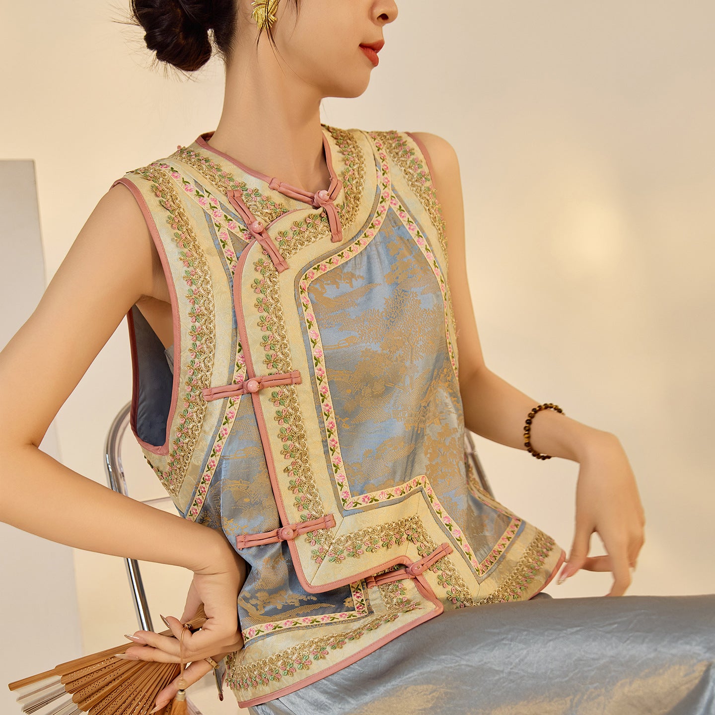 New Chinese Style Heavy Embroidery Rayon Vest for Women