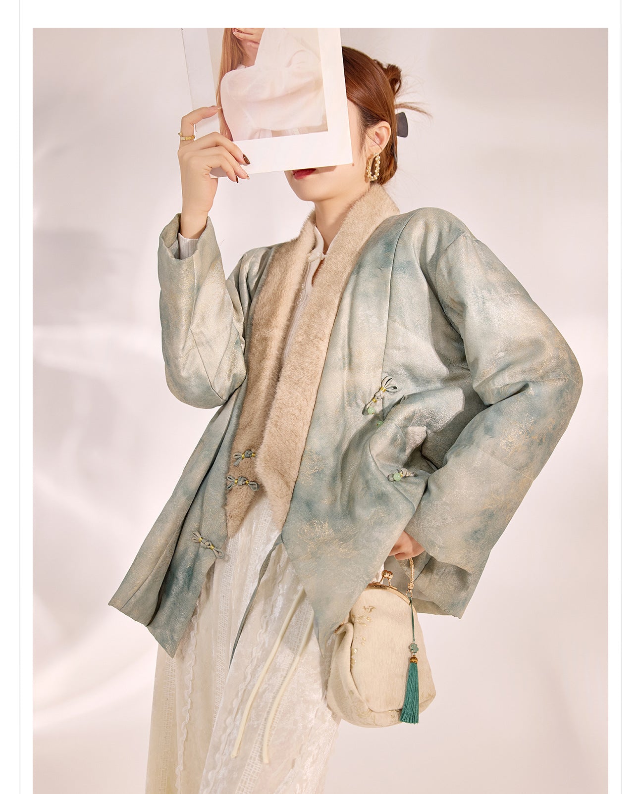 New Chinese Style Feather Collar Embroidered Cotton Jacket for Women