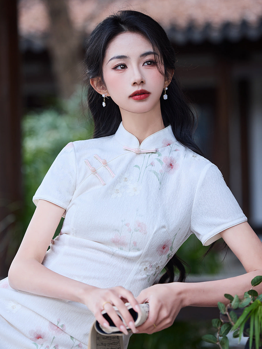 Elegant White Long Cheongsam – 2025 Youthful Summer Dress