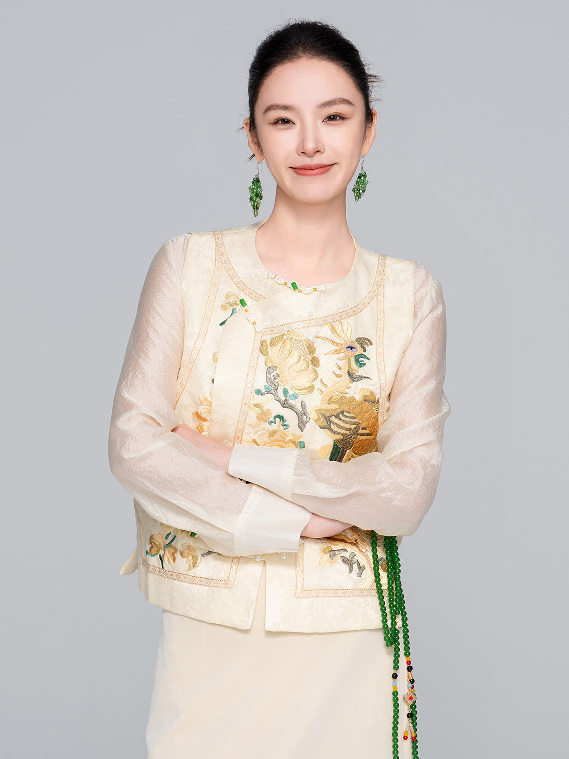 Mulberry Silk Embroidered Sleeveless Vest for Women