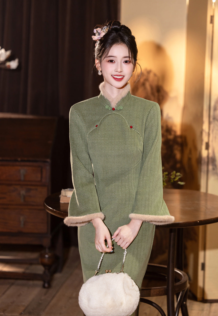 2025 Improved Green Cheongsam – Elegant Warm National Style