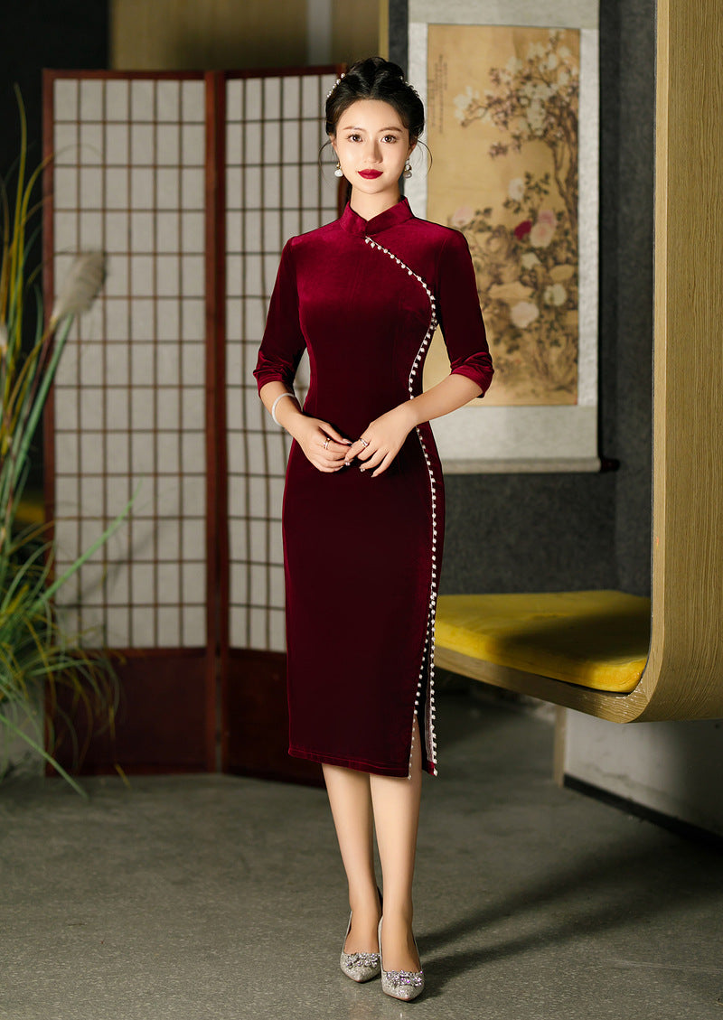 Elegant Mid-Sleeve Velvet Qipao – Burgundy Daily Dress